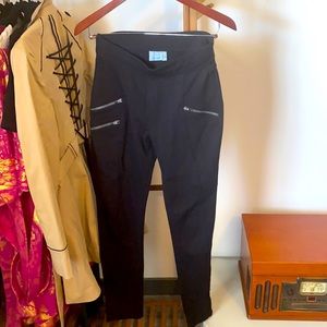 Athleta black pants with pockets and zipper